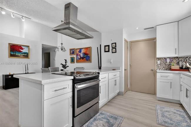 Building Photo - 5571 NW 188th St