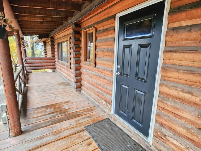 Photo - 12672 Mukluk Front