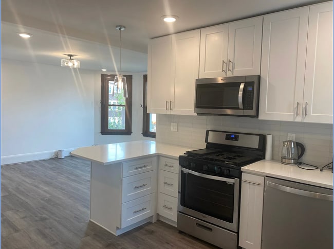 Building Photo - 10 Fairmount St Unit 1