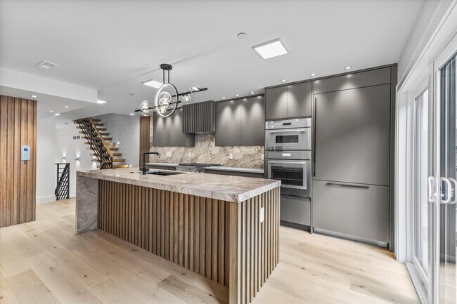 Photo - 2110 Cherry St