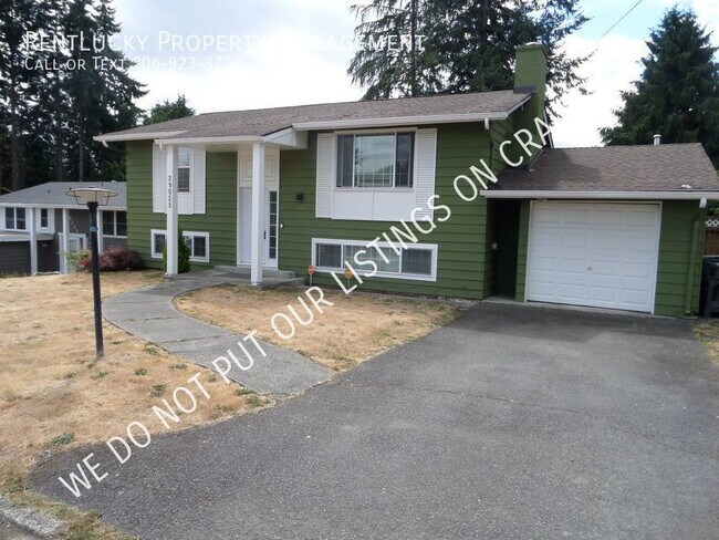 Updated and HUGE 5 Bedroom Federal Way Hom... - Updated and HUGE 5 Bedroom Federal Way Hom... House