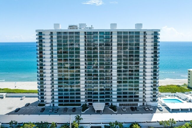 Building Photo - 250 S Ocean Blvd Unit 8F