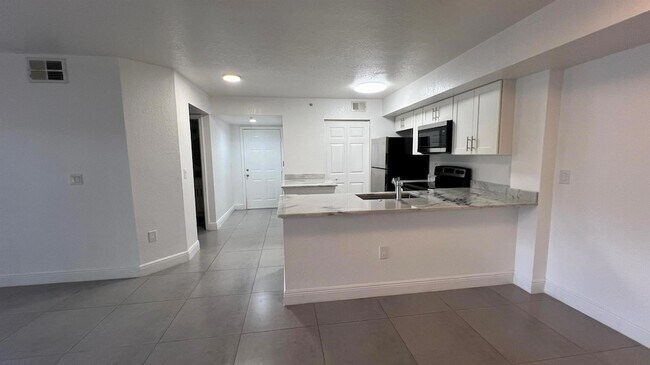 Photo - 191 SW Palm Dr Unit 105