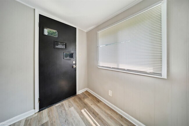 Photo - 3 br, 1 bath House - 9251 Newkirk Drive