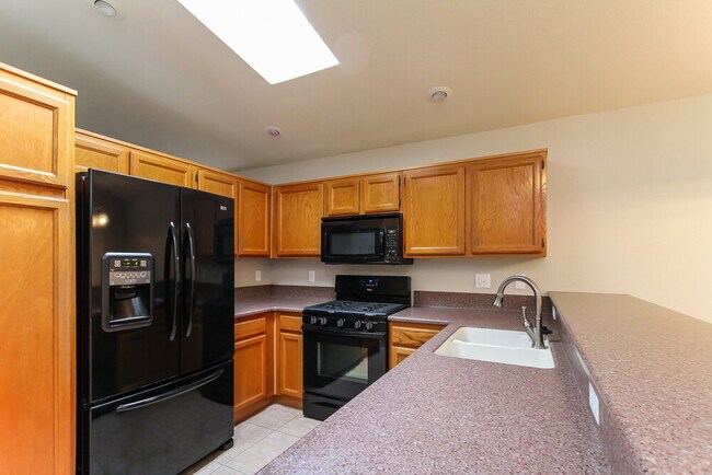 Photo - 932 Clubview Dr