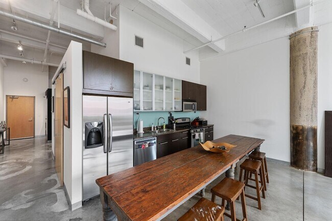 Photo - 700 N Washington Ave