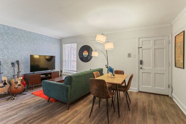 Photo - Gated Condo steps from Maple Street & St Charles!