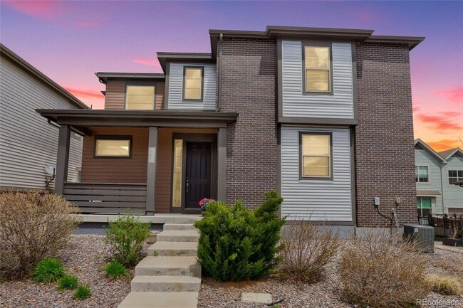 Lovely Newer 3 Bedroom Home - Lovely Newer 3 Bedroom Home