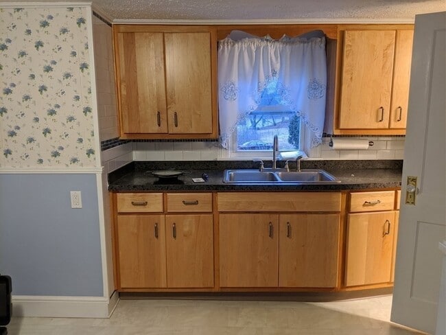 Photo - 55 Waterville St Unidad 2