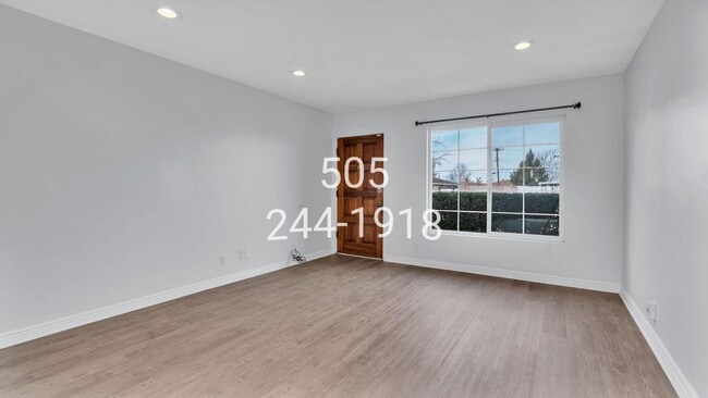 Photo - 2426 Hendola Dr NE