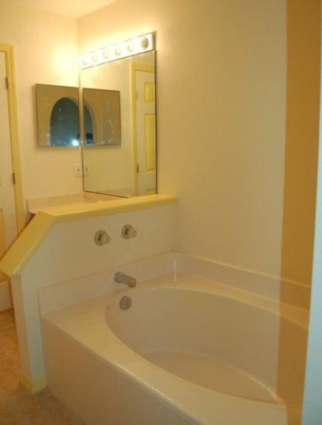 Photo - 7403 Overland Park Blvd W Casa