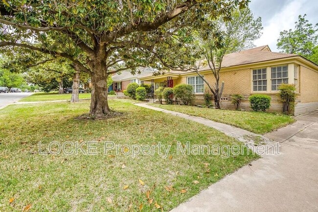 Photo - 3528 Rogers Ave