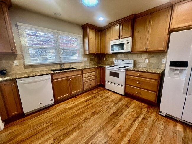 Photo - Charming 2 bedroom rancher located in central Colorado Springs!