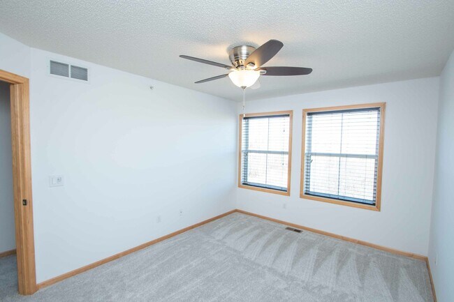 Photo - 4665 Victor Path