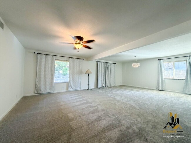 Photo - 5620 Greenacres Way