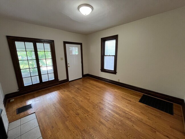 Photo - 431-433 E. Tompkins St. Unit 433