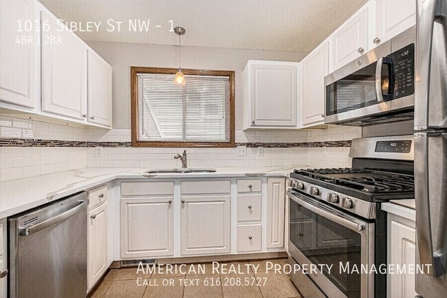 Building Photo - 1016 Sibley St NW Unit 1