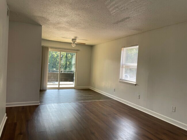 Large Open Living/Dining Room - Columbia Rising