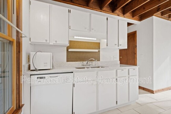 Photo - 205 W Poplar Ave Unit E