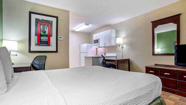 Photo - 4751 Governors House Dr SW