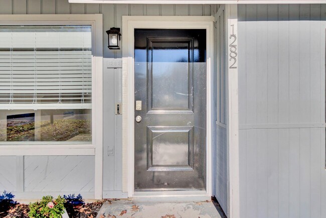 Photo - 1282 Maryland Dr