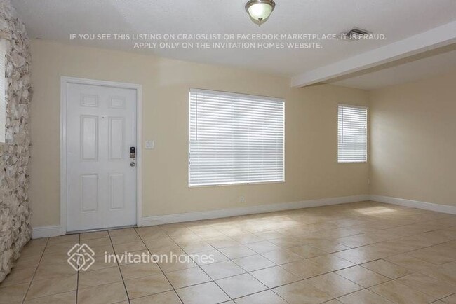 Photo - 810 N 69th Ave