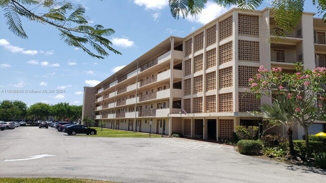 Photo - 950 Hillcrest Dr Unit #207