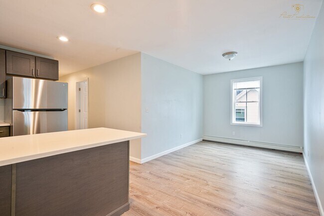 Photo - 174-176 Alabama Ave Unidad #2