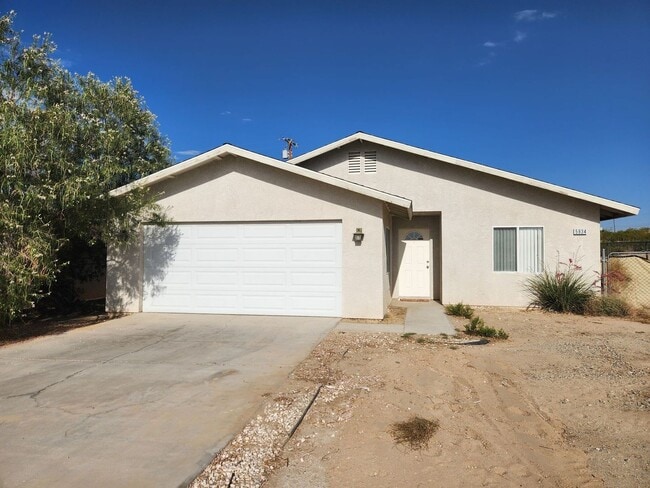Newly Remodeled 3 Bedroom 2 Bath Home in C... - Newly Remodeled 3 Bedroom 2 Bath Home in C...