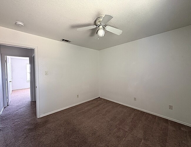 Photo - 5709 Redstone Dr