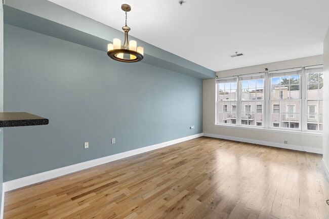 Photo - 402 9th St Unit W3J