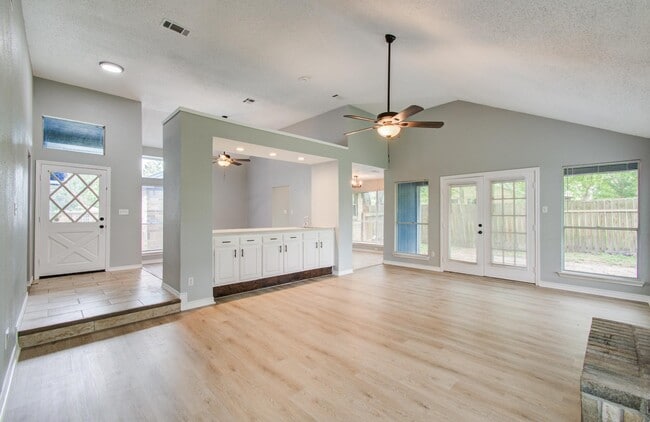 Photo - 13215 Bunker Hill Dr