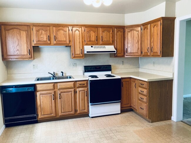 Photo - 209 W Hamilton Ave