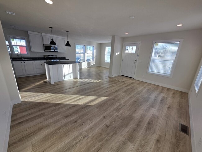 Photo - 175 N Michigan Ave