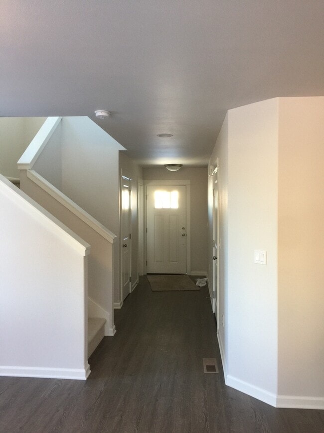 SE New Townhouse, 3 Bedrooms, 2 1/2 Baths,... - SE New Townhouse, 3 Bedrooms, 2 1/2 Baths,...