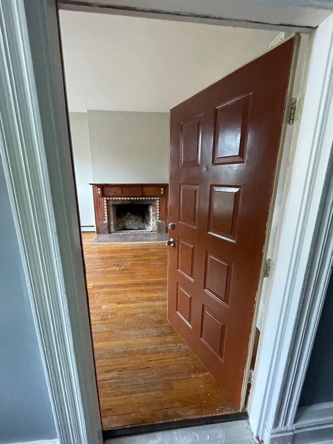 Building Photo - 60 Westerlo St Unit 1