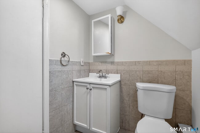 Photo - 361 Ridgefield Ave Unit 3