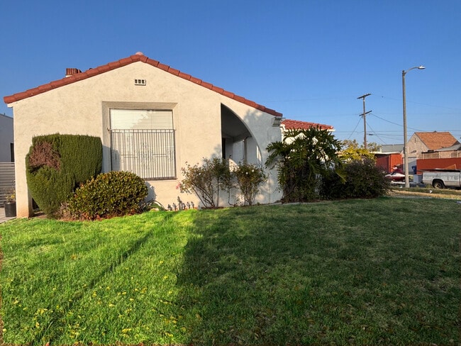 Photo - 7530 S Hobart Blvd