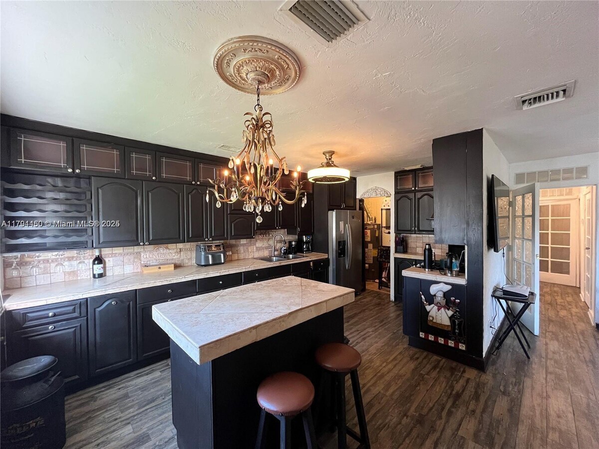 Photo - 9761 Marlin Rd Casa