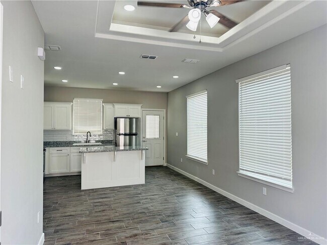 Photo - 10 Sugar Gdn Dr Unit 1