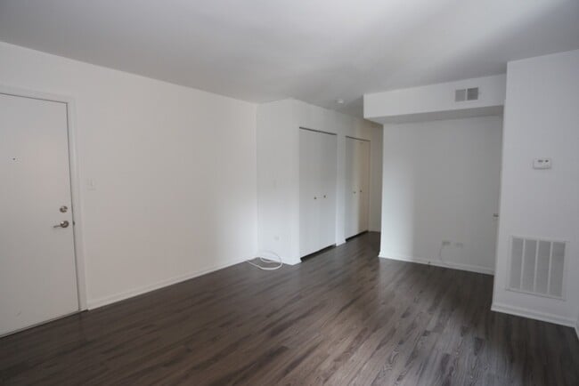 Photo - 925 W Carmen Ave Unidad E4