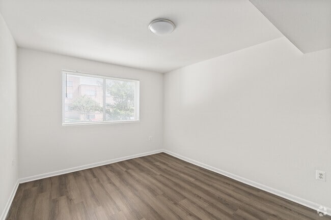 2BR, 1BA - 900SF - Bedroom 2