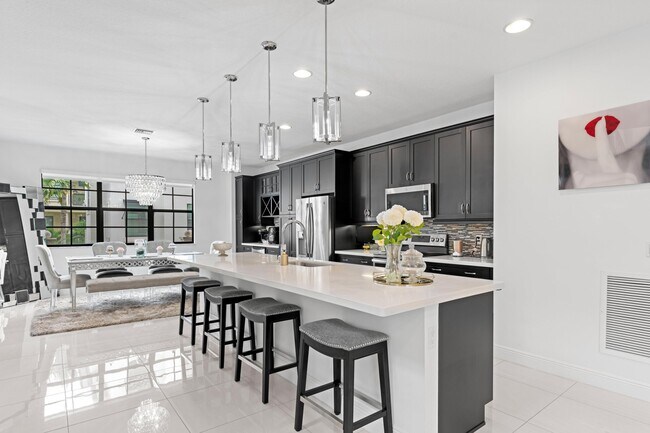 Photo - 614 Windward Cir S