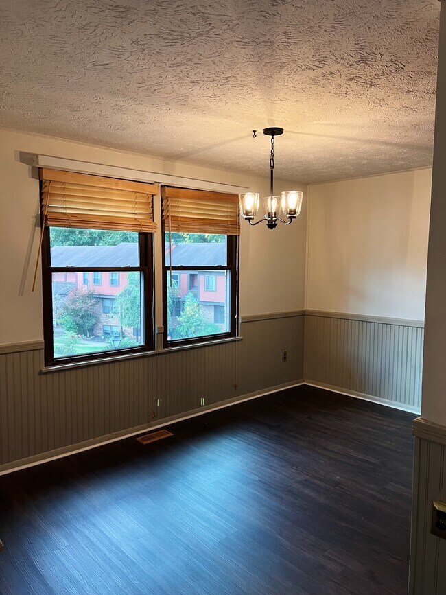 Photo - 527 Hunting Creek Rd