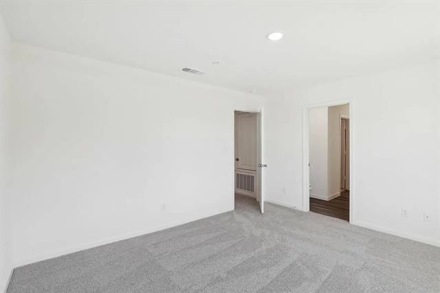 Photo - 233 Berthe Ct