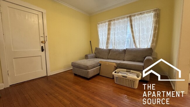 Photo - 5821 N Glenwood Ave Unit 1