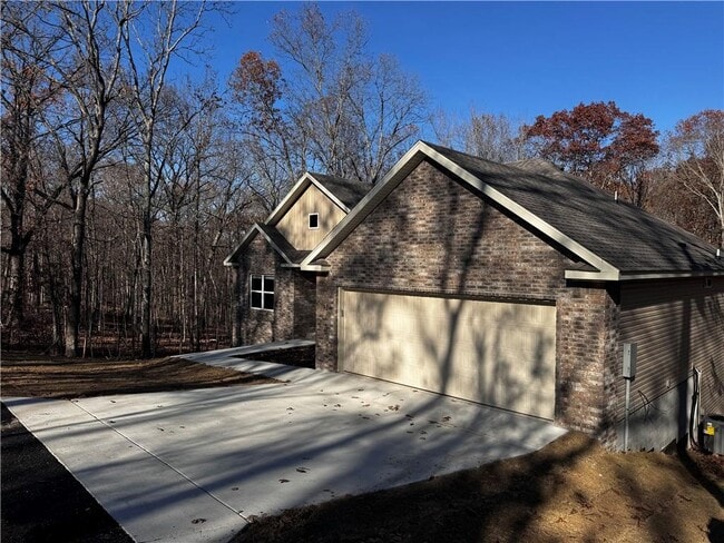 Photo - 12 Celtic Dr