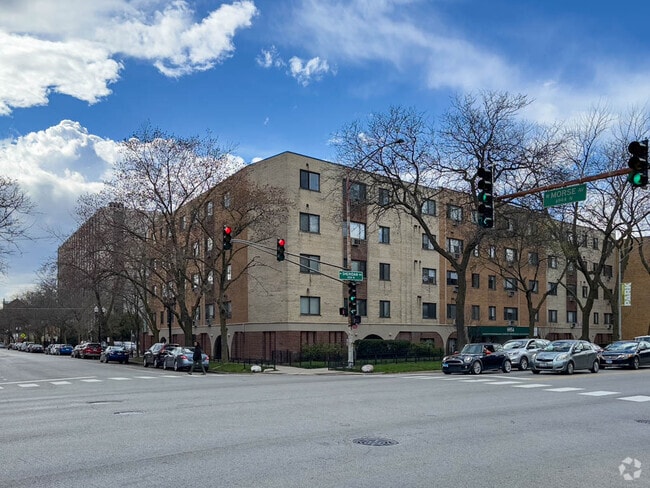 Building Photo - 6954 N Sheridan Rd Rental