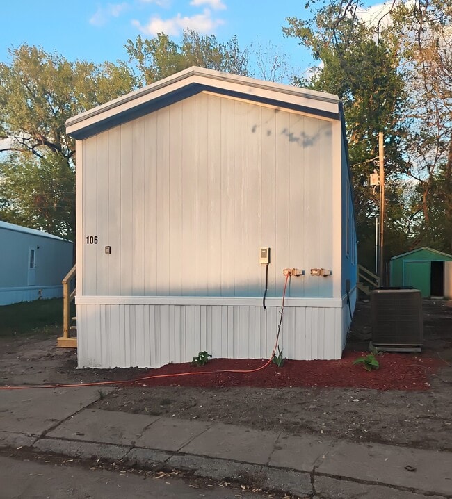 Photo - 110 N Michigan St