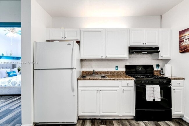 Photo - 1629 Johnson St Unit 2